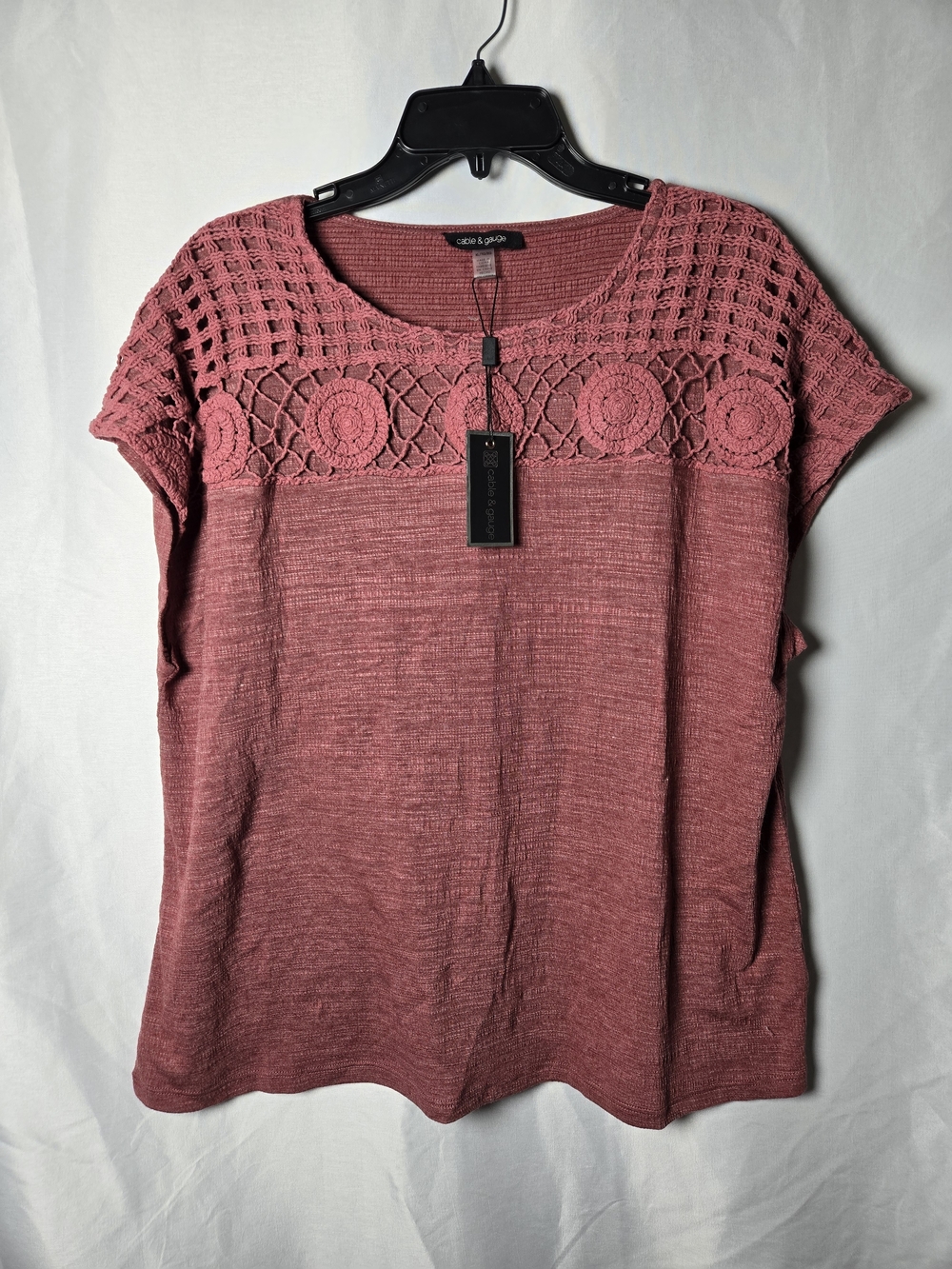 Cable & Gauge Women's Rose Crochet Yoke Short Sleeve Top